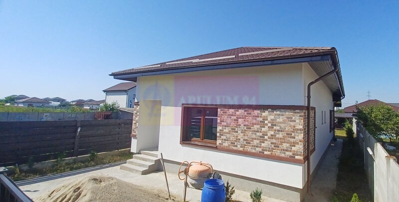 Casa noua Sabareni, terasa, piscina, foisor, barbeque, curte 440 mp