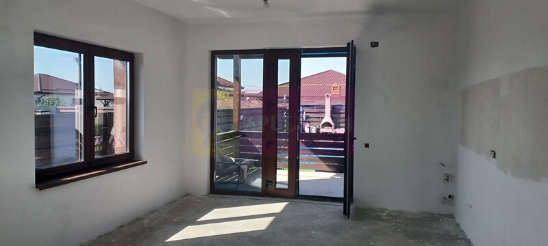 Casa noua Sabareni, terasa, piscina, foisor, barbeque, curte 440 mp
