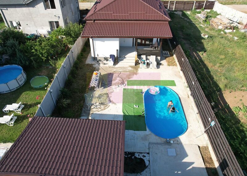Casa noua Sabareni, terasa, piscina, foisor, barbeque, curte 440 mp